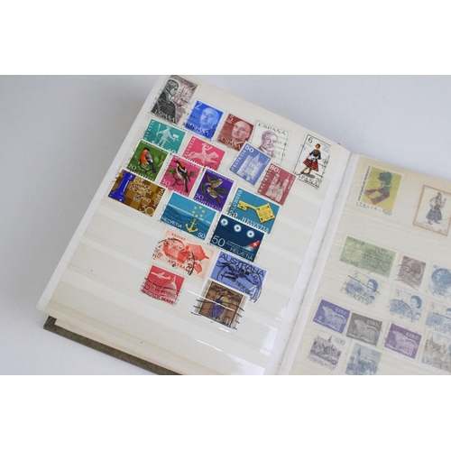 297 - Collection of assorted stamps and first day covers to include fourteen presentation pack stamps, loo... 