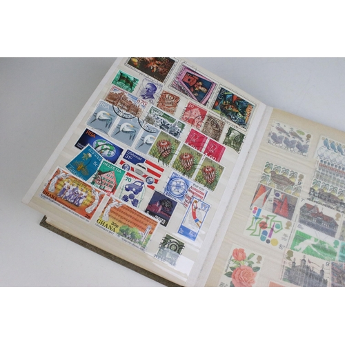 297 - Collection of assorted stamps and first day covers to include fourteen presentation pack stamps, loo... 