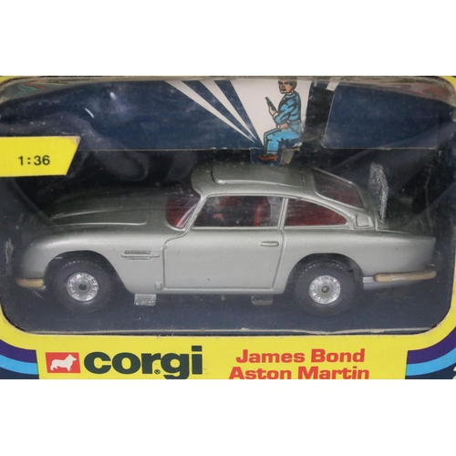 62 - Boxed Corgi 271 1/36 James Bond 007 Aston Martin diecast model with 2 x ejector figures withing orig... 