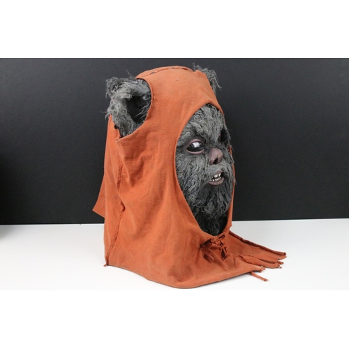 4 - Star Wars - Two Ewok heads / masks made from silicone material with fur exterior with head shawls, w... 