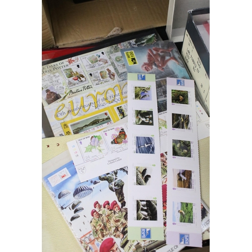 301 - Large collection of stamps and first day covers to include 1999 Royal Mail mint stamp book, two Cana... 