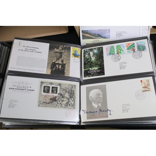 302 - Collection of late 20th and early 21st century first day covers within albums together with a collec... 