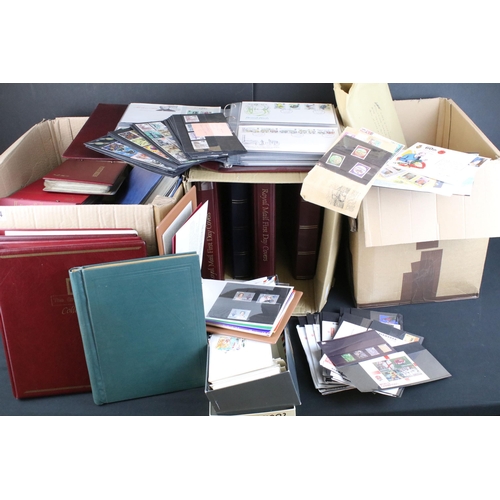 304 - Substantial collection of mainly UK first day covers within albums together with a collection of Bri... 