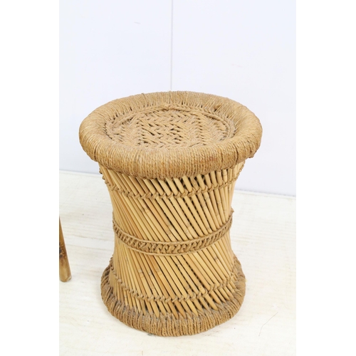 467 - Retro bamboo and wicker square jardiniere or plant stand, 68cm high x 24cm wide together with a wick... 