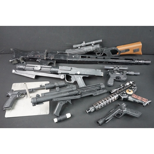 227 - Star Wars - Collection of Star Wars props featuring E-11 medium blaster rifle, DH-17 blaster pistol,... 