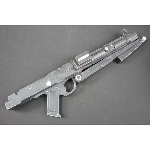 227 - Star Wars - Collection of Star Wars props featuring E-11 medium blaster rifle, DH-17 blaster pistol,... 