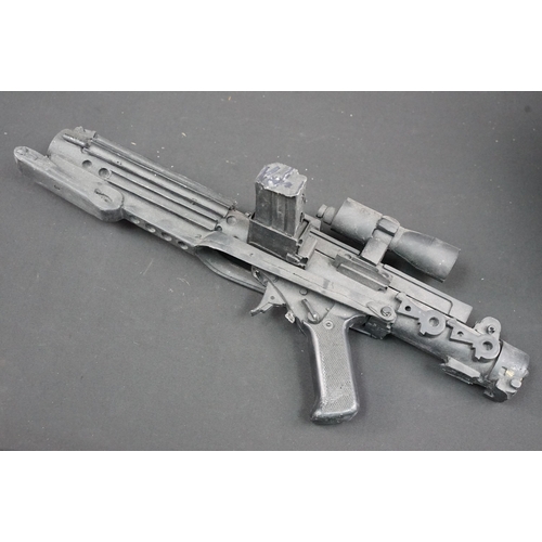 227 - Star Wars - Collection of Star Wars props featuring E-11 medium blaster rifle, DH-17 blaster pistol,... 