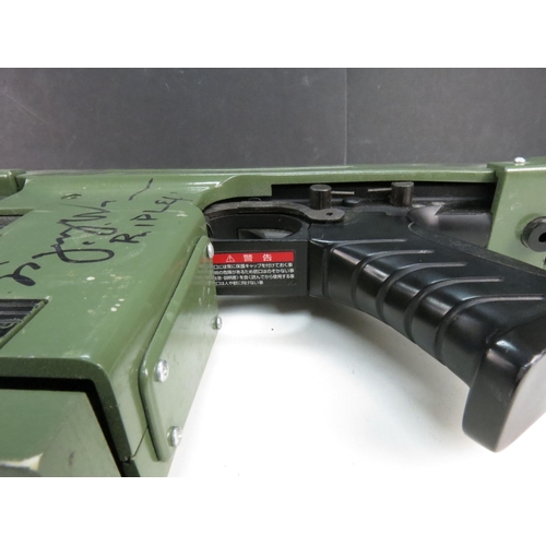 14 - Signed Film Memorabilia - Alien Pulse Rifle replica from Aliens Of London film, signed by Sigourney ... 