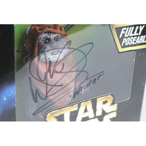 88 - Star Wars Autograph - Two boxed Kenner Star Wars Action Collection figures signed by the actors to i... 