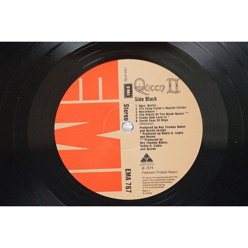 122 - Vinyl - 10 Queen LPs to include Queen II, Sheer Heart Attack, News Of The World, A Day At The Races,... 