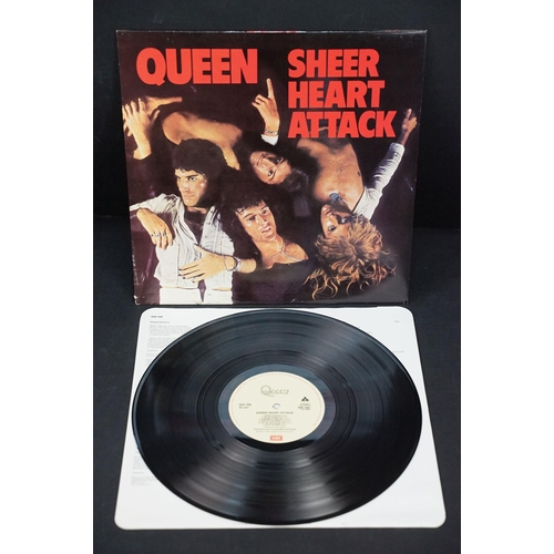 122 - Vinyl - 10 Queen LPs to include Queen II, Sheer Heart Attack, News Of The World, A Day At The Races,... 