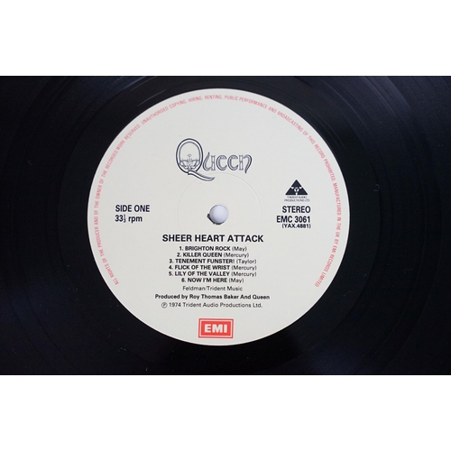 122 - Vinyl - 10 Queen LPs to include Queen II, Sheer Heart Attack, News Of The World, A Day At The Races,... 