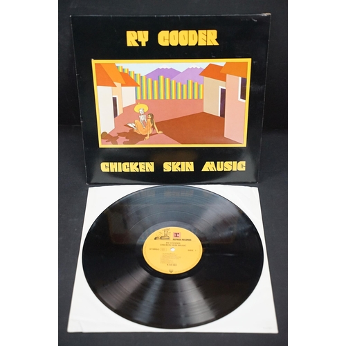 129 - Vinyl - 14 Ry Cooder LPs spanning his career. Ex overall