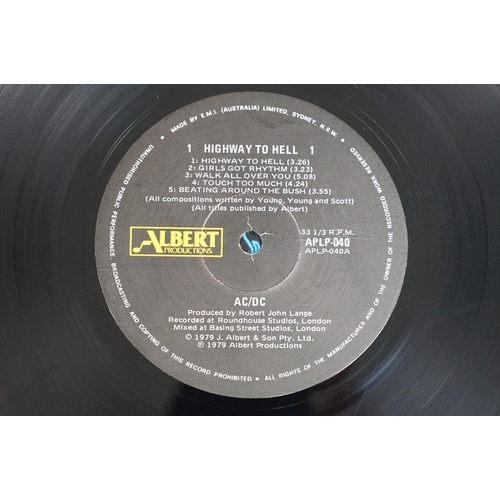 17 - Vinyl - 2 AC/DC foreign pressing albums to include: T.N.T. (Albert Productions – APLP 016, New Zeala... 