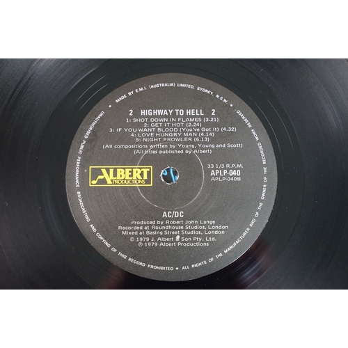 17 - Vinyl - 2 AC/DC foreign pressing albums to include: T.N.T. (Albert Productions – APLP 016, New Zeala... 