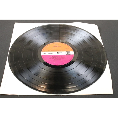 80 - Vinyl - 2 Led Zeppelin LPs to include II (588198, plum Atlantic labels, Killing Floor credit) Vg, II... 