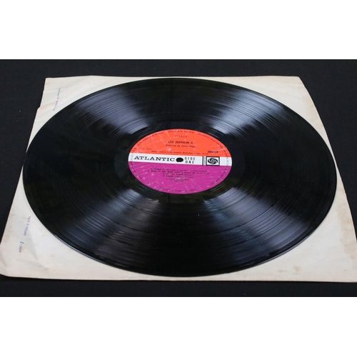 80 - Vinyl - 2 Led Zeppelin LPs to include II (588198, plum Atlantic labels, Killing Floor credit) Vg, II... 