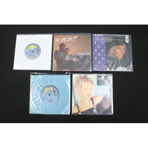 280 - Vinyl - 16 Agnetha Fältskog (ABBA) 7” singles spanning her solo carrer including many foreign releas... 