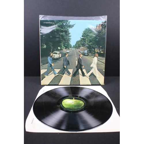 68 - Vinyl -2 The Beatles albums to include: Abbey Road (Apple Records - PCS 7088 UK 1st pressing with mi... 