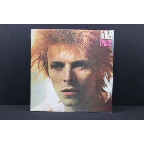 71 - Vinyl - 3 David Bowie albums to include: Aladdin Sane (RCA Records - RS 1001 / LSP 4582, original UK... 