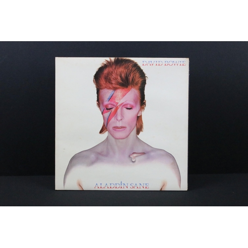 71 - Vinyl - 3 David Bowie albums to include: Aladdin Sane (RCA Records - RS 1001 / LSP 4582, original UK... 