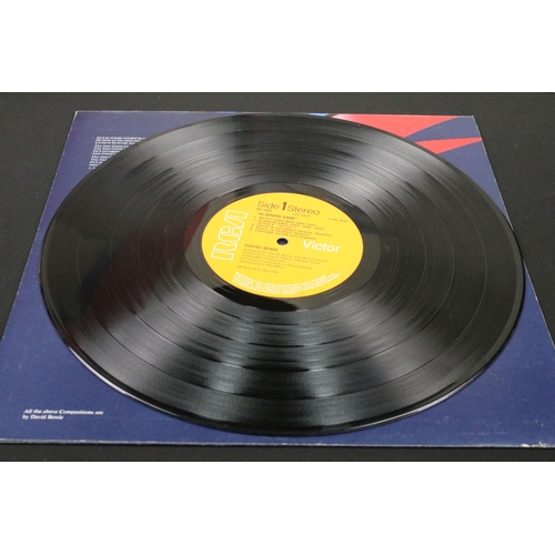 71 - Vinyl - 3 David Bowie albums to include: Aladdin Sane (RCA Records - RS 1001 / LSP 4582, original UK... 