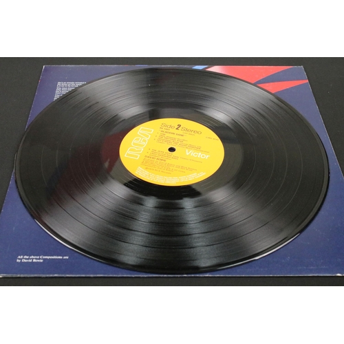 71 - Vinyl - 3 David Bowie albums to include: Aladdin Sane (RCA Records - RS 1001 / LSP 4582, original UK... 