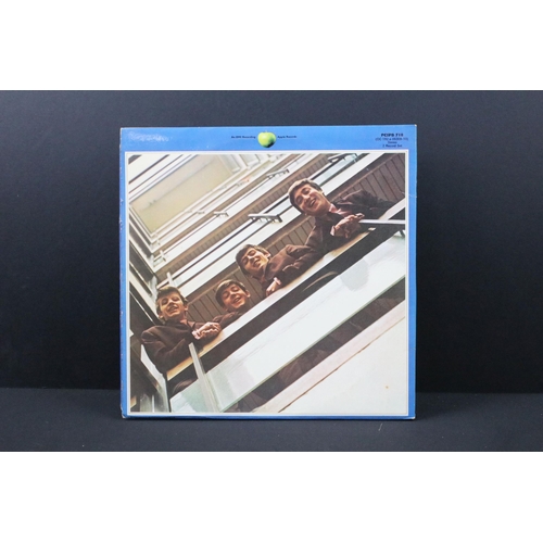 74 - Vinyl - 6 The Beatles albums to include: Please Please Me (Parlophone - PMC 1202, Yellow Parlophone ... 