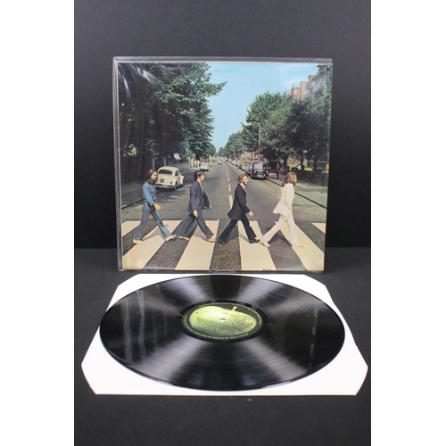 74 - Vinyl - 6 The Beatles albums to include: Please Please Me (Parlophone - PMC 1202, Yellow Parlophone ... 