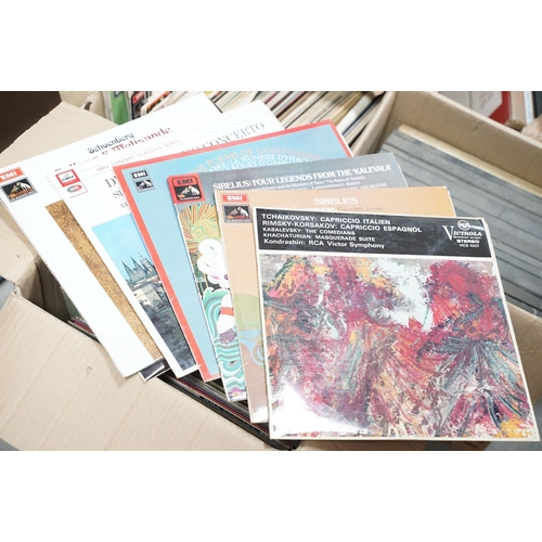 393 - Vinyl - Approx 400 classical LPs and over 45 box sets including many stereo examples. Vg+ overall