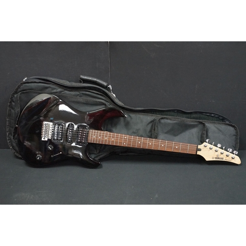 401 - Guitar - Yamaha ERG121C electric guitar in black with carry case