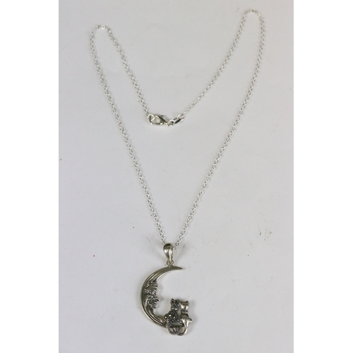 237 - Silver half moon pendant necklace