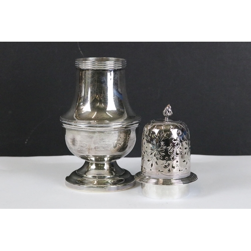 268 - A large fully hallmarked sterling silver sugar shaker, assay marked for Sheffield, maker marked for ... 