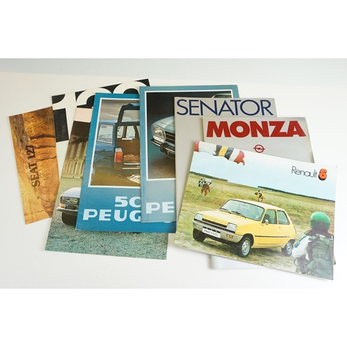 427 - Collection of vintage car advertising brochures and magazines to include Bedford, Austin Morris, Dod... 