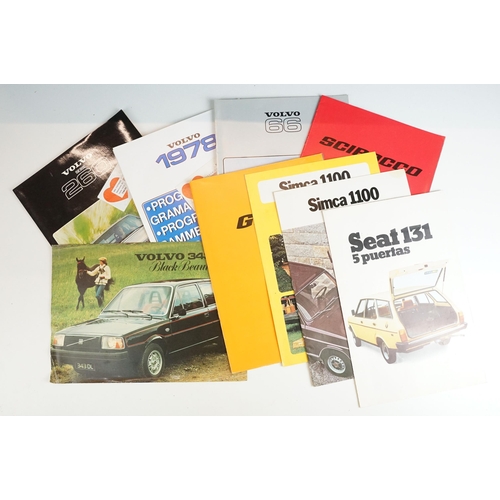 427 - Collection of vintage car advertising brochures and magazines to include Bedford, Austin Morris, Dod... 