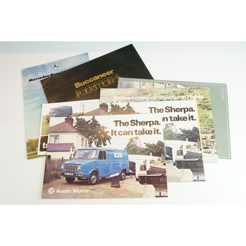 427 - Collection of vintage car advertising brochures and magazines to include Bedford, Austin Morris, Dod... 