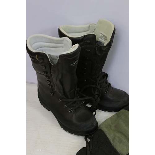 445A - Le Chameau Goretex lace up boots size 9, Kenetrek boots size 10, Tribord grip shoes size 8.5/9.5, Ja... 