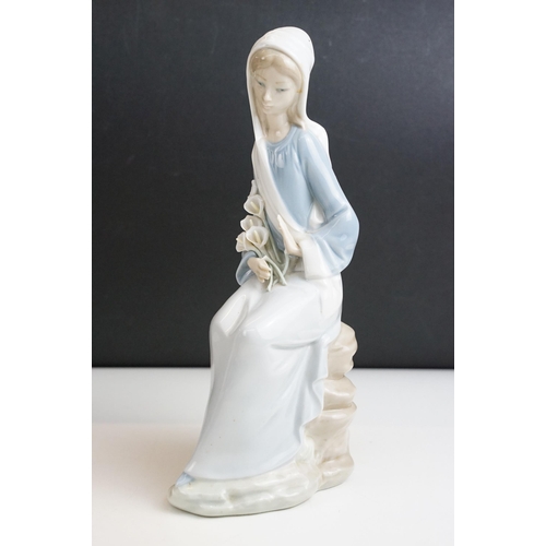 47 - Lladro girl with geese figurine, H 27cm, girl with lilies, H 23cm together with a bisque Pales girl ... 