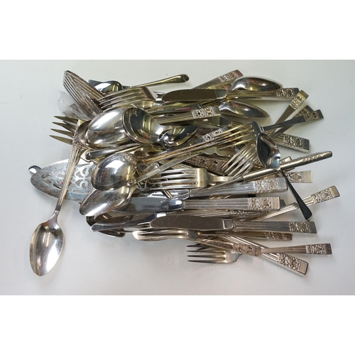 437 - Wooden canteen of Angora Silver Plate Co Ltd flatware cutlery together with a selection of community... 