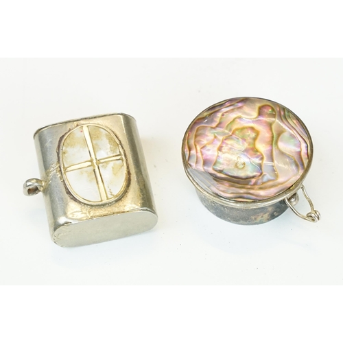 438 - Selection of mixed items to include a brass decorated anchor box, together with a leather picture bo... 