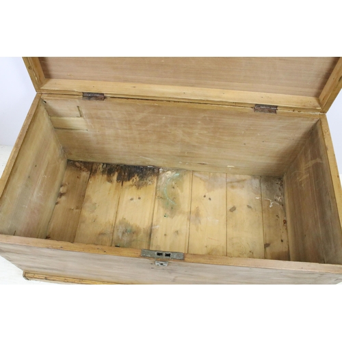 555 - Large Victorian pine blanket box