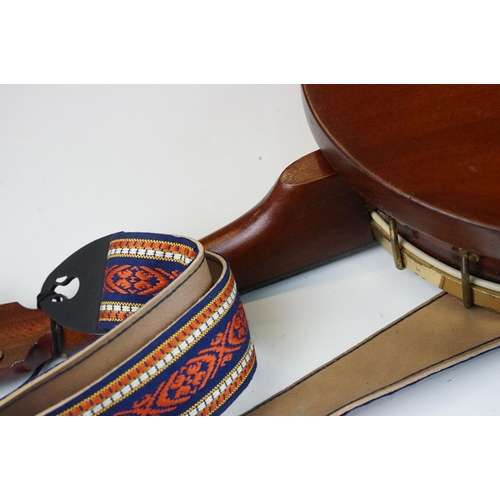 448 - The Broadcaster, J & A.M, London banjo mandolin, skin diameter 28cm, in hard case