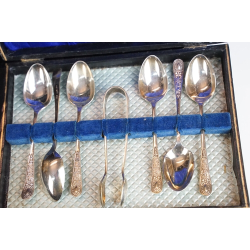 412 - Mixed silver plated items to include boxed spoons and knives, fish knives and forks, etc