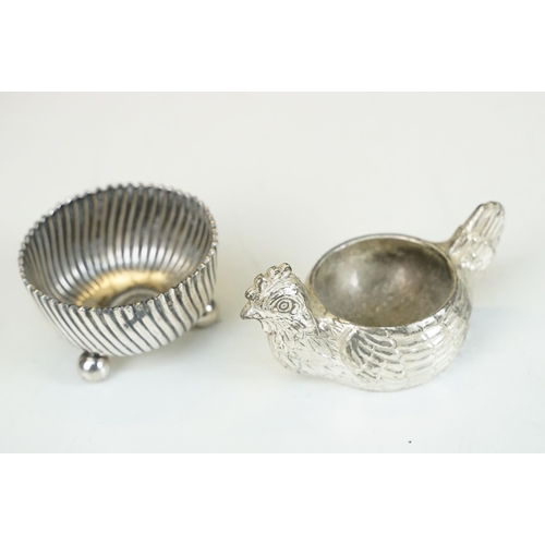 412 - Mixed silver plated items to include boxed spoons and knives, fish knives and forks, etc