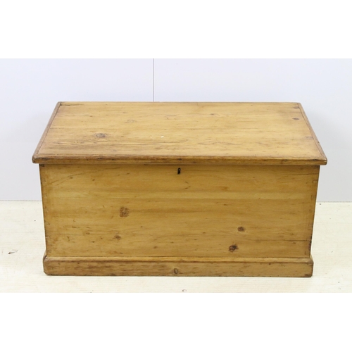 585 - Victorian pine blanket box, H 43cm, W 89cm, D 50cm