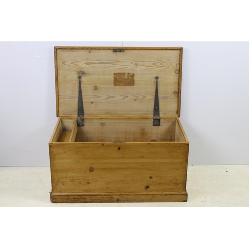 585 - Victorian pine blanket box, H 43cm, W 89cm, D 50cm