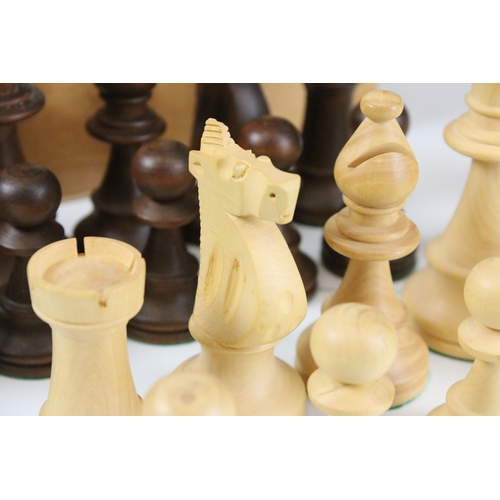 304 - Staunton wooden chess set, king 10.5 cm high, pawn 5.5 cm high, in wooden box