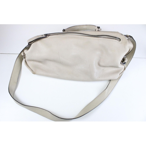 306 - Salvatore Ferragamo cream leather shoulder handbag with silver hardware, Salvatore Ferragamo lining ... 