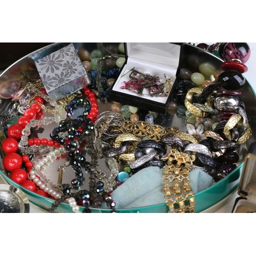 301 - Large collection of costume jewellery to include beaded necklaces, brooches, earrings, silver plated... 