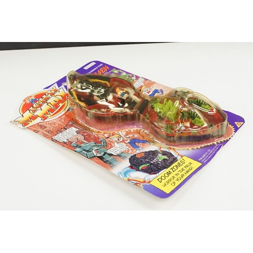 258 - Carded Bluebird Mighty Max Extinguishes the Fire Alien play set, unopened, some discolouring to bubb... 